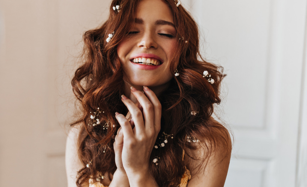 erros que tiram o brilho do cabelo